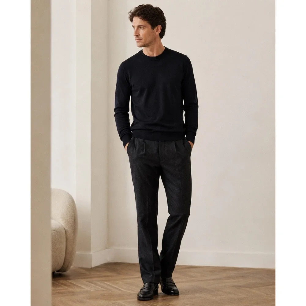 Banana Republic 100% Merino Wool Dark Navy Crewneck Sweater Men's M Quiet Luxury